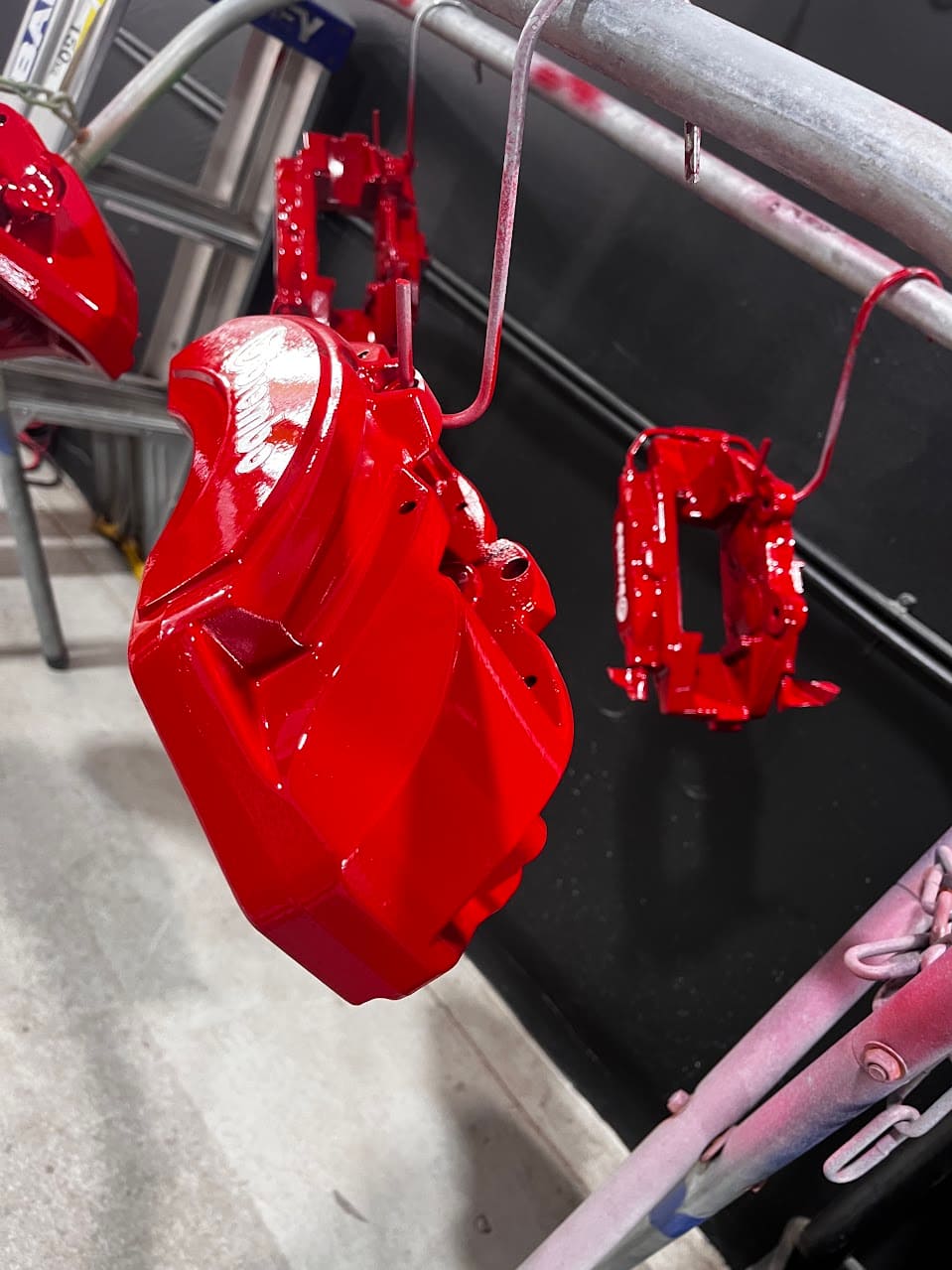 Brembo Six-Pot Caliper Painting โ Cleaning Up Delaminated Clear Coat