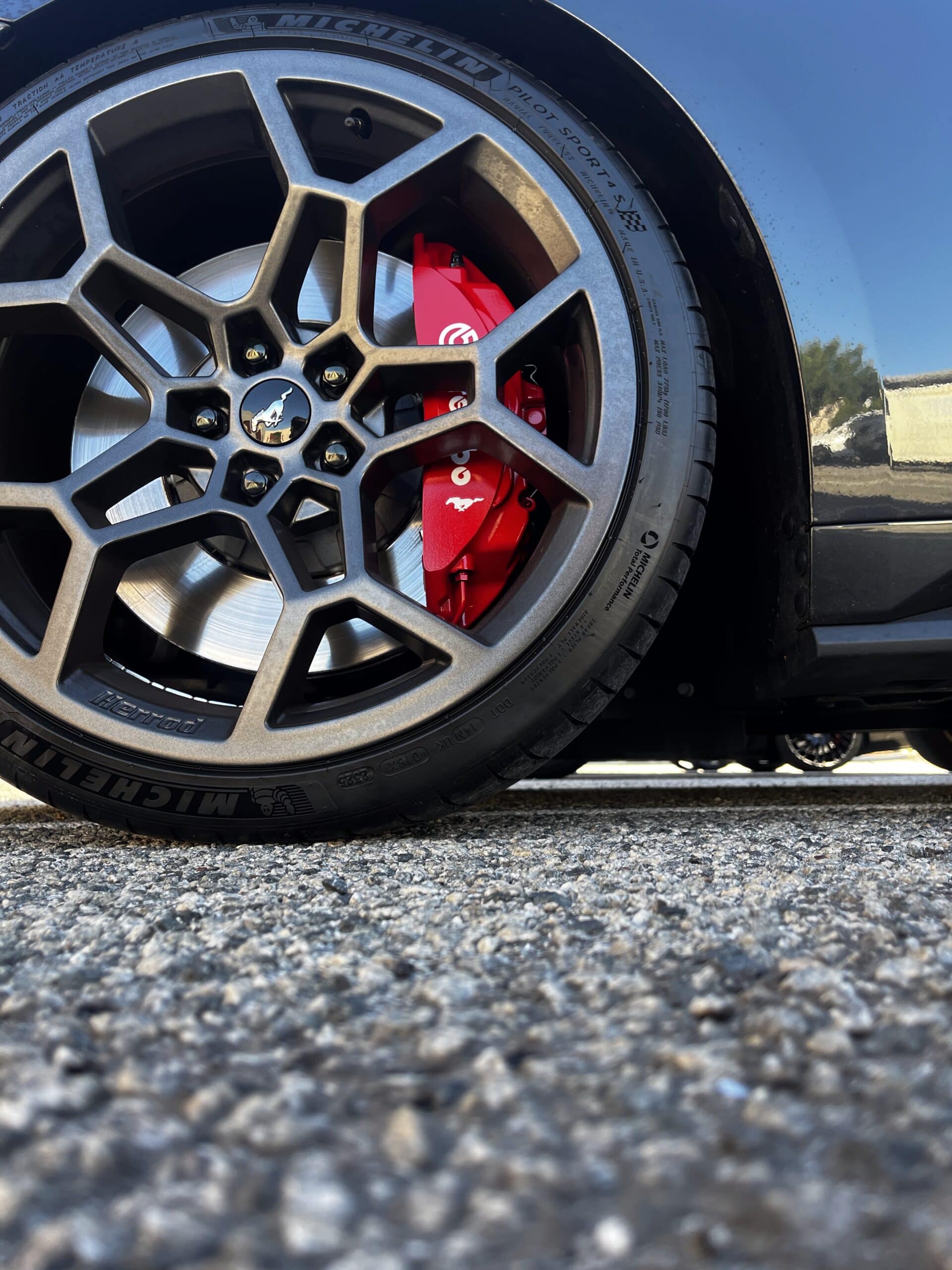 2025 Ford Mustang Dark Horse โ Red Calipers, White Logos